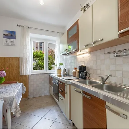 With Large Terrace Apartamento