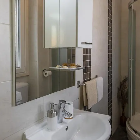 アパート With Large Terrace *