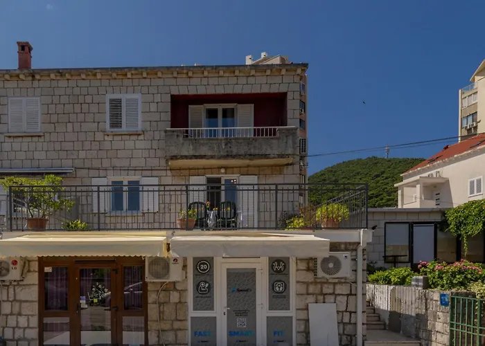 With Large Terrace Ντουμπρόβνικ